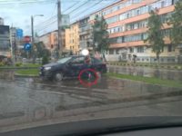 Suceava este probabil singurul oraş din lumea civilizată care, deşi construit pe un deal, la fiecare ploaie se transformă într-o adevărată Veneţie