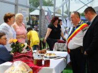 Festival al produselor tradiţionale sub umbrele tricolore