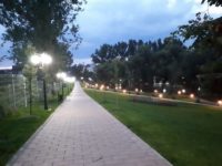 Zona de agrement Tărăraşi este iluminată pe timp de noapte, având şi punct de prim-ajutor