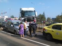 Impact violent în intersecţia din zona Metrou