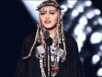 Un bărbat a dat-o în judecată pe Madonna reclamând ora de începere a concertului acesteia
