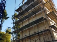 Drapelul naţional, steagurile Sucevei şi Centenarului, arborate la monumentul ecvestru al lui Ştefan cel Mare