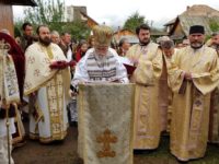 Sfinţirea Bisericii „Naşterea Domnului” de la Câmpulung Moldovenesc