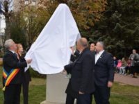 Seria sărbătorilor Centenarului Unirii Bucovinei cu România a fost deschisă cu dezvelirea bustului lui Iancu Flondor