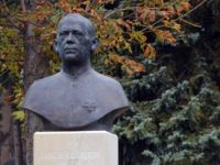 Preşedintele României, Klaus Iohannis, vine miercuri la Suceava şi va depune şi o coroană de flori la bustul lui Iancu Flondor