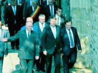 Preşedintele Klaus Iohannis va participa, la Cetatea de Scaun a Sucevei, la ceremonia oferirii Drapelului Naţional al României
