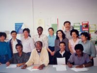 Subsemnatul alături de colegi din Portugalia, Eritrea, Somalia, Angola, Vietnam, China şi Hong Kong, în primul an de studiu