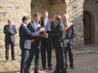 Un vas cu pământ din Cetatea de Scaun a Sucevei va ajunge la Alba Iulia