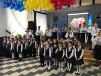 Delegaţie a Liceului Tehnologic „Ştefan cel Mare” din Cajvana, la Simpozionul „Ierarhi şi slujitori ai bisericii ortodoxe române, susţinători ai Marii Uniri”