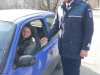 Femeile au fost amendate de poliţiştii suceveni... cu flori
