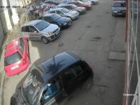 O geantă cu lei şi valută a fost furată la pont din portbagajul unei maşini