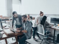 Motive pentru care să achiziționezi calculatoare refurbished pentru companie