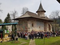 Liturghie arhierească la Mănăstirea Voroneţ