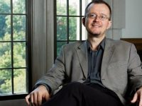 Suceveanul Aurelian Crăiuţu de la Indiana University (SUA) va conferenţia la USV despre maladiile postcomuniste