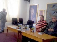 Dr. Ioan Ieţcu a lansat, la Biblioteca Bucovinei „I.G. Sbiera” din Suceava, „Înainte să fie prea târziu”