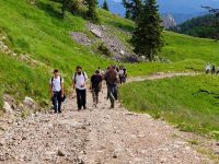 Drumeţie a tinerilor Asociaţiei Tinerilor Ortodocşi Suceveni (ATOS) în Rezervaţia Codrul Secular Slătioara şi în Masivul Rarău