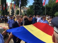 Ceremonie publică de înălţare a Drapelului României