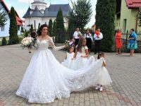 Una dintre fetele crescute la Aşezământul social Sf. Ier. Leontie de la Rădăuţi s-a căsătorit