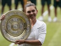 Simona Halep a triumfat la Wimbledon !