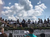 Prezenţă numeroasă, duminică, la Sărbătoarea Muntelui, organizată în Masivul Rarău