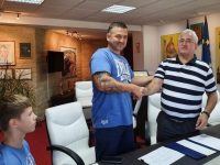 Cristinel Costel Măzăreanu, vicecampion european de juniori la box, premiat cu 7000 de lei de primarul Ion Lungu