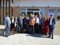 Unsprezece cupluri din comuna Fântânele au sărbătorit duminică Nunta de Aur