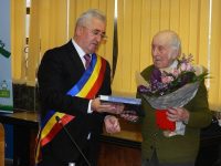 Nicolai Berariu, de 99 de ani, cetăţean de onoare al Sucevei, în şedinţa solemnă de Ziua Bucovinei a Consiliului Local