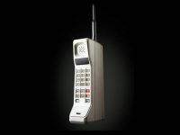 Cine a inventat primul telefon mobil?