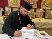 Preotul paroh Constantin Oprea din Straja a lansat volumul „Satul românesc – tindă a Raiului”