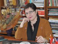 Cu mica sa navă secretă, Carmen Mihalache în lumea cea mare a zilei noastre