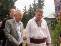 Cu rădăcini adâncite în românitate, înfloreşte şi rodeşte arborele familiei Costaş