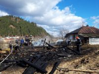 Puternic incendiu în Slatina, de la jocul copiilor cu focul