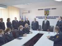 Patru ofiţeri şi trei subofiţeri, înaintaţi în grad