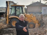 „Se lucrează binişor”
