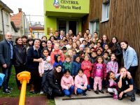 Donaţii de la Centrul Social Maria Ward din Rădăuţi, sprijinit de oameni generoşi