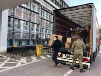 La spitalele din Suceava, Fălticeni şi Rădăuţi au ajuns echipamente de protecţie donate în cadrul campaniei „1 cm de fapte”, derulate de Ştefan Mandachi şi Crucea Roşie Suceava