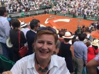 Hani, fata din Suceava care a cântat „Deşteaptă-te române” la Roland Garros (II)