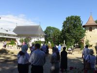 La hramul Sf. Ierarh Leontie de la Rădăuţi a fost doar o mână de oameni