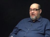 Cercetătorul sucevean dr. Radu Ciornei propune ca, în loc de dezinfectant, în sălile de clasă să fie folosite, între cursuri, lămpi cu ultraviolete