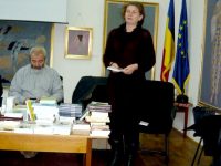 Iulia Murariu la o lansare de carte