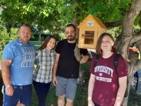 În două parcuri au fost montate cuiburi de cărţi