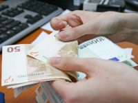 O femeie pretindea pe internet că e poliţist la Suceava