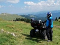 Un cuplu de turişti a rătăcit o zi întreagă într-o pădure din zona Broşteni