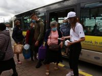 Biroul Regional pentru Cooperare Transfrontalieră Suceava a distribuit măşti de protecţie în transportul public