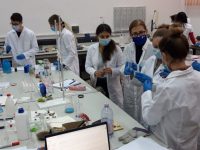 Studenţi ai USV fac voluntariat la DSP Suceava