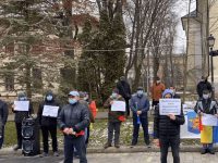 După personalul medical şi de asistenţă socială, a venit rândul poliţiştilor să protesteze împotriva Guvernului: