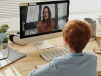Peste 2250 de elevi din judeţ nu au putut să facă şcoală online