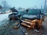 Accident cu doi răniţi, la Bucşoaia