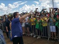 Brazilia moare, iar preşedintele petrece
