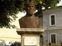 „Spune ce vrai şi poporul te va crede”